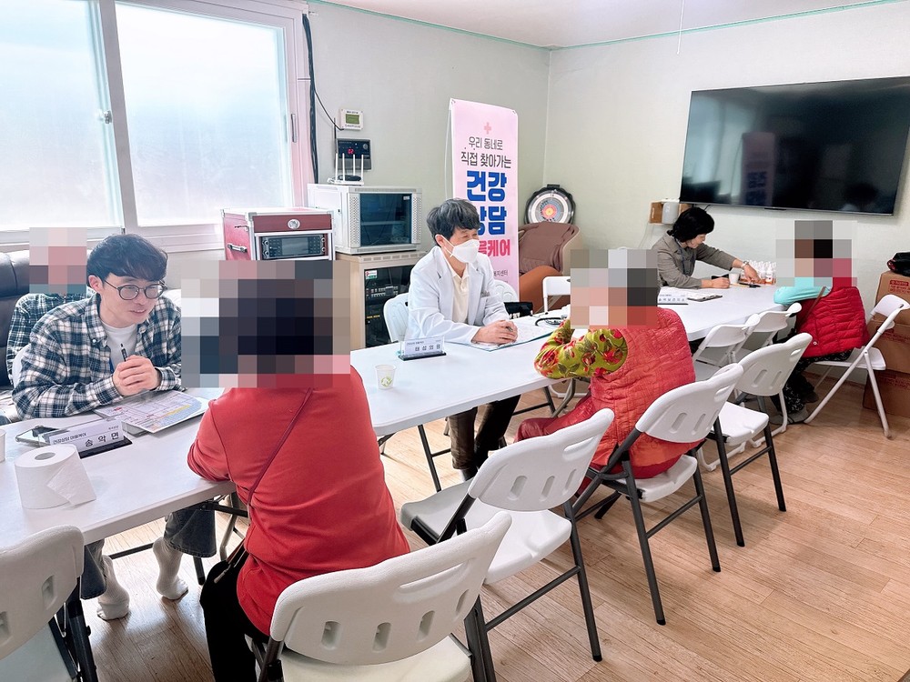아산시 송악면 행복키움추진단, 의료 사각지대 없앤다…통합돌봄 '건강상담 마을케어' 진행