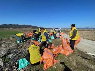 고창군 부안면, 민관 합동으로 하천변 ‘환경 사각지대’ 말끔히 정비