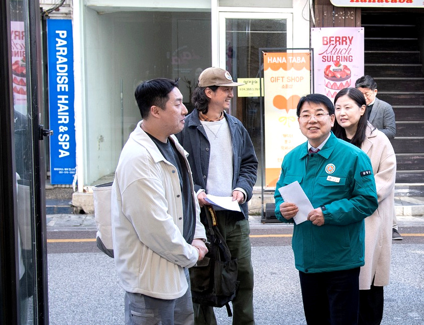 윤일현 금정구청장, 부산대 상권 ‘로컬 1호점 거리’ 조성 현장 점검