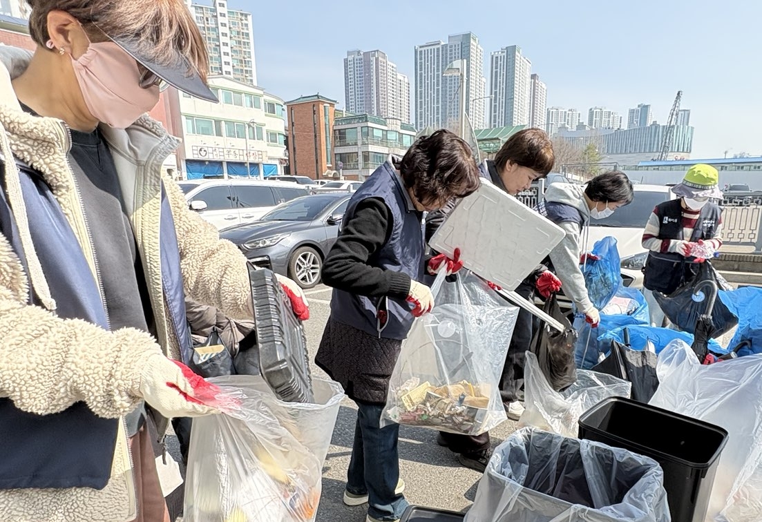 수원시 팔달구 화서2동,‘꽃뫼 에코단’과 함께 새봄맞이 환경정비