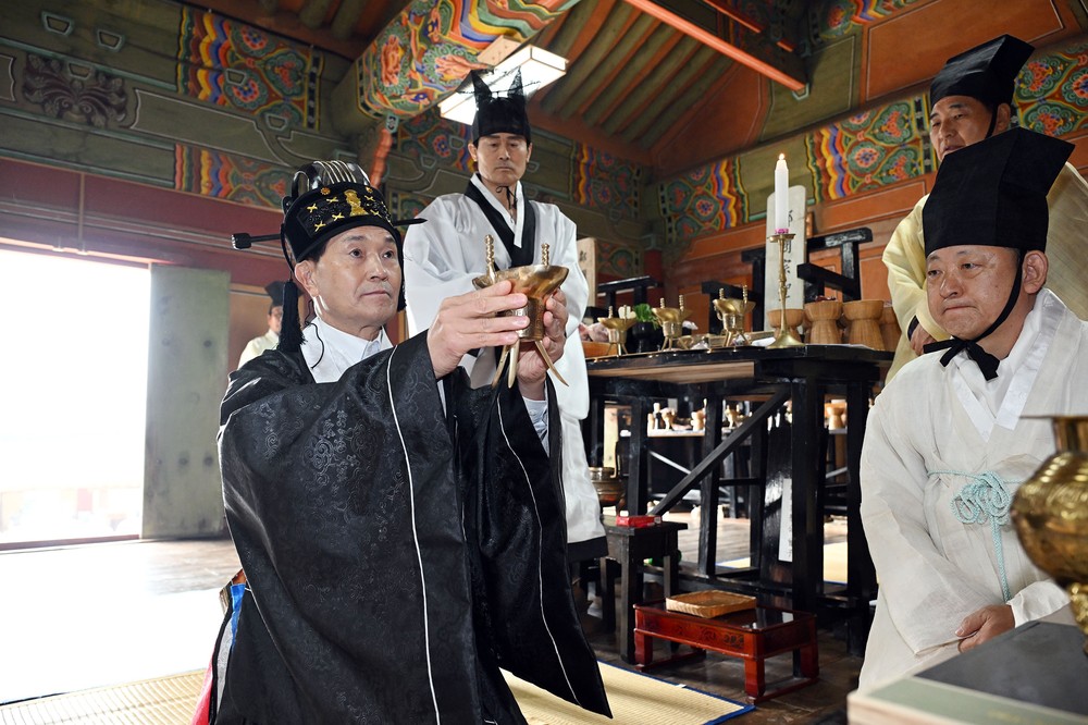 밀양시, 밀양향교 춘계 석전대제 봉행… 전통예례 계승과 유교 가치 확산