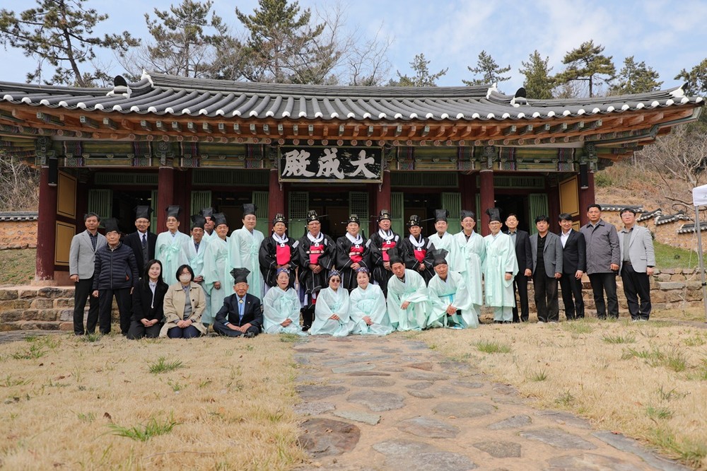 신안 지도향교, 공기 2577년 춘기 석전대제 봉행