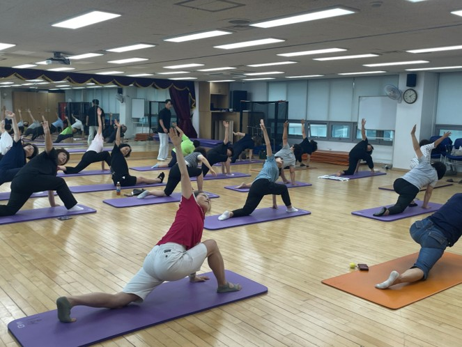 걷기만으로 부족한 중년 여성 건강, 강동구가 맞춤형 운동으로 돕는다