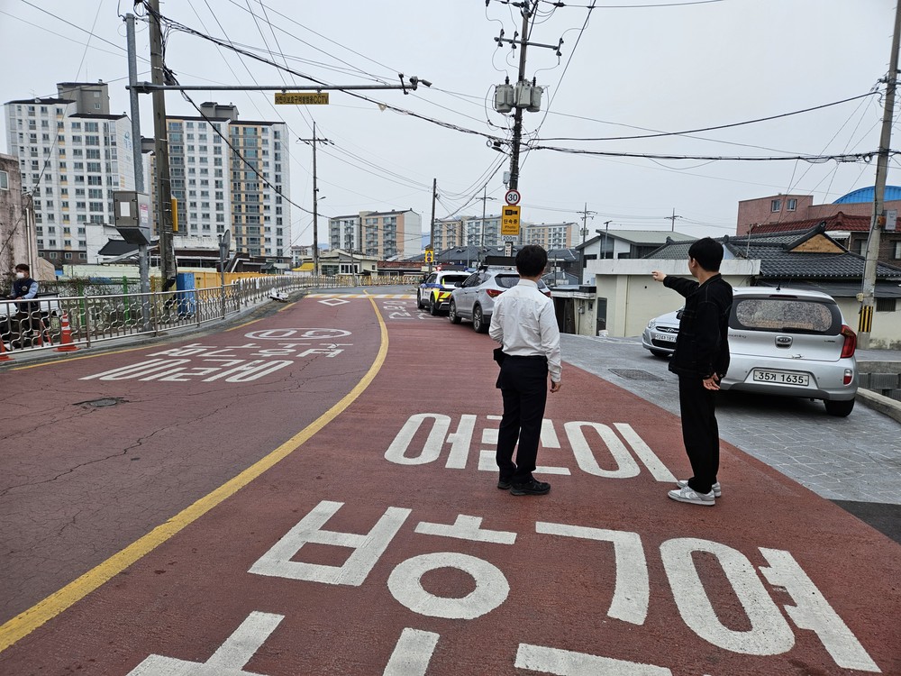 함안군, 초등학교 개학기 맞아 위해 요소 안전점검 실시
