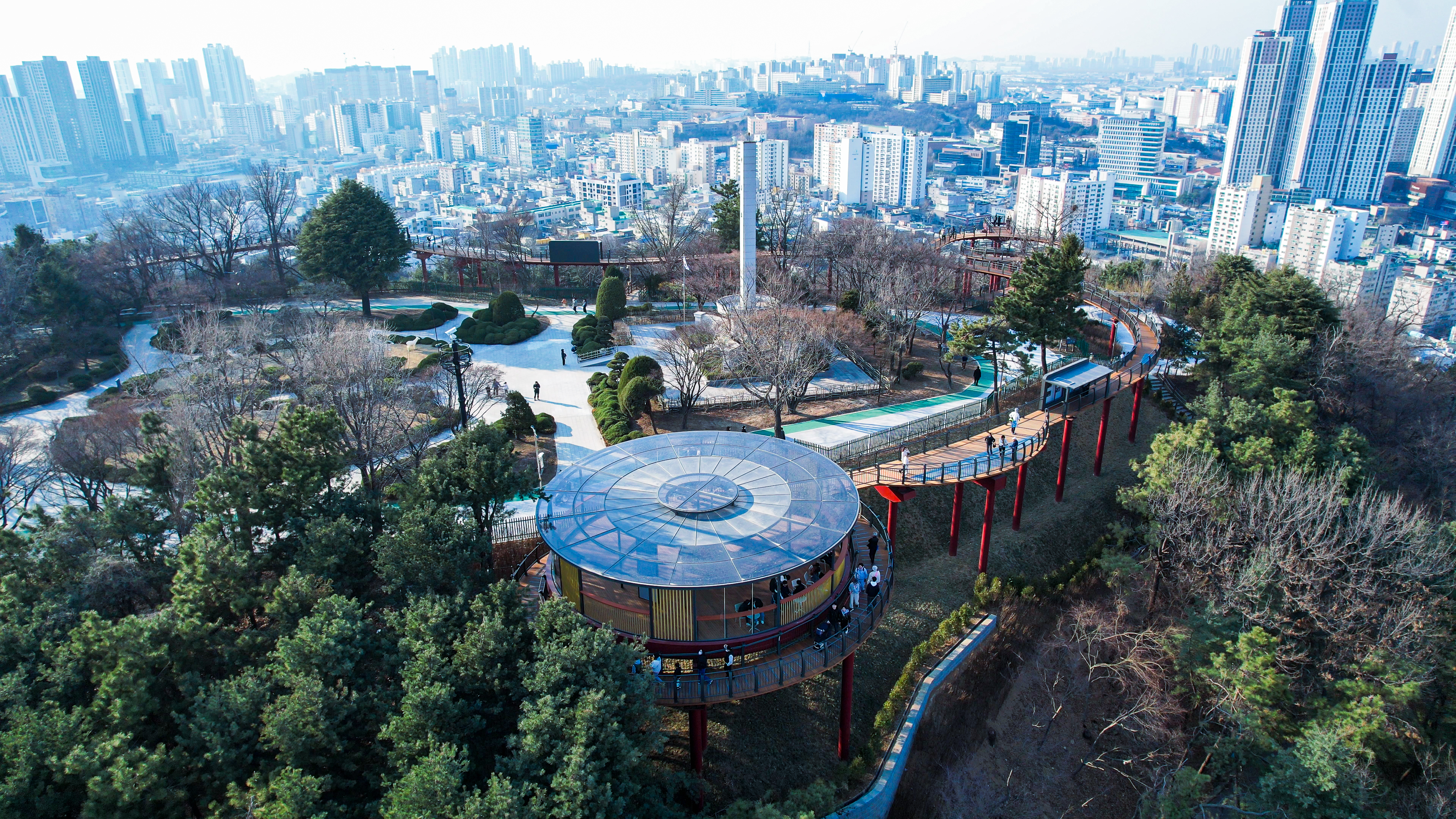 미추홀구, 수봉공원 ‘하늘 위 산책로’ 스카이워크 전격 개장