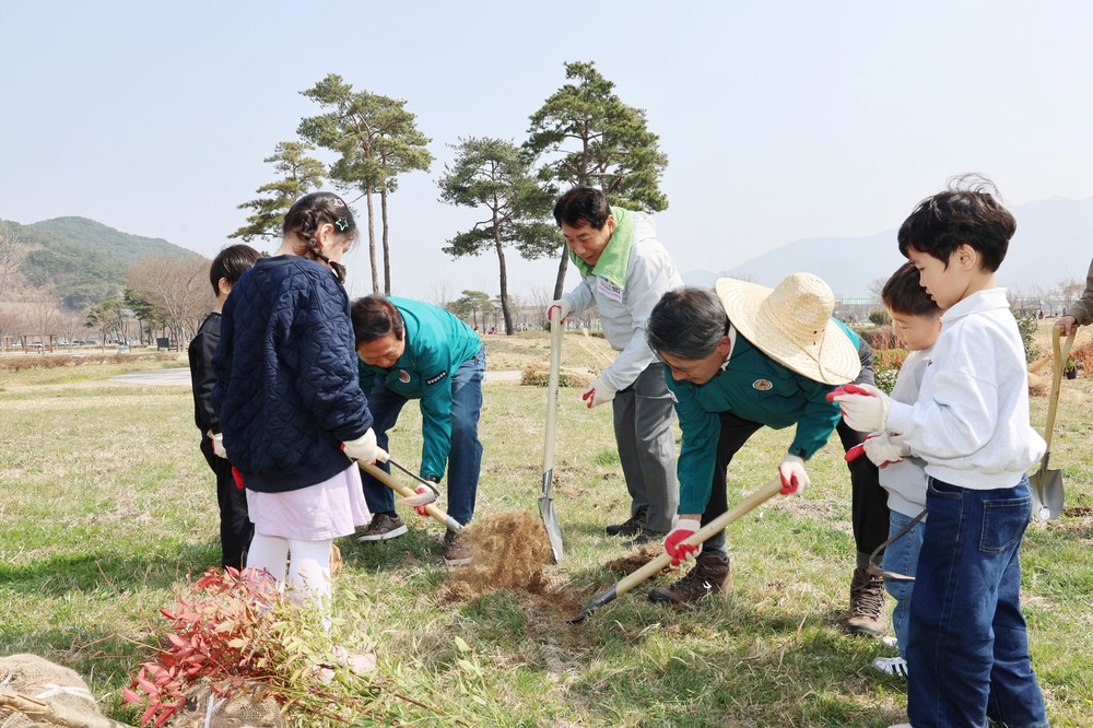 양산시, 시 승격 30주년 기념 제81회 식목일 행사 성료