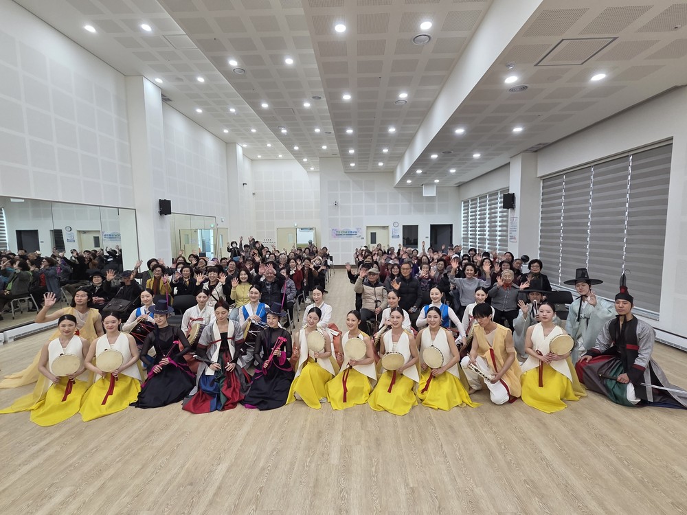 삼척시노인복지관, 강원특별자치도립예술단 찾아가는 공연 개최