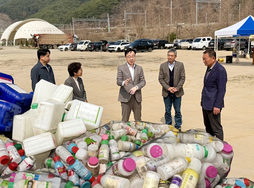 (사)한국농촌지도자 하동군연합회, 방치된 농약 빈병 8톤 수거