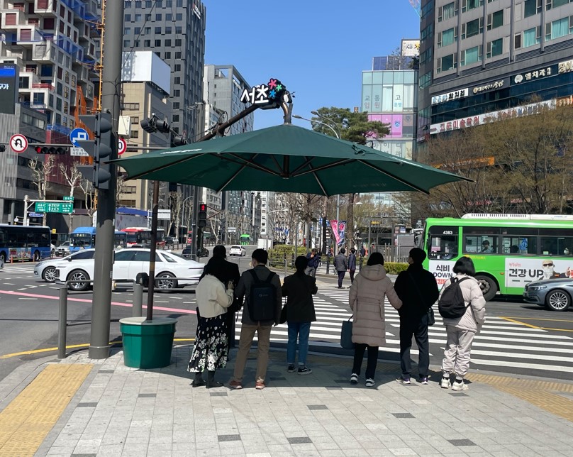 서초구, ‘전국 대표 그늘막’ 서리풀원두막 운영 개시