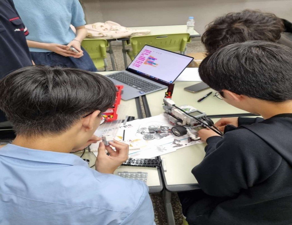 인공지능(AI)도 문화예술도 교실로…강동구, 학교로 찾아가는 미래 교육 시동