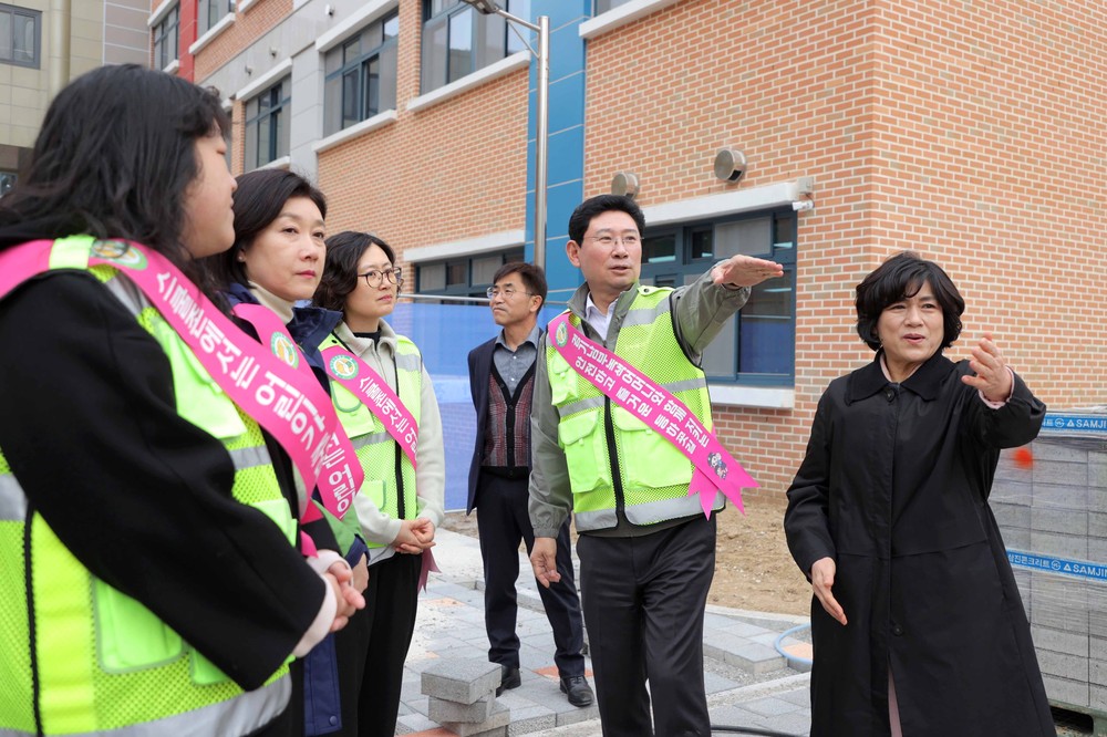 이상일 용인특례시장, 신갈초 찾아 현장 점검...학부모 목소리 청취