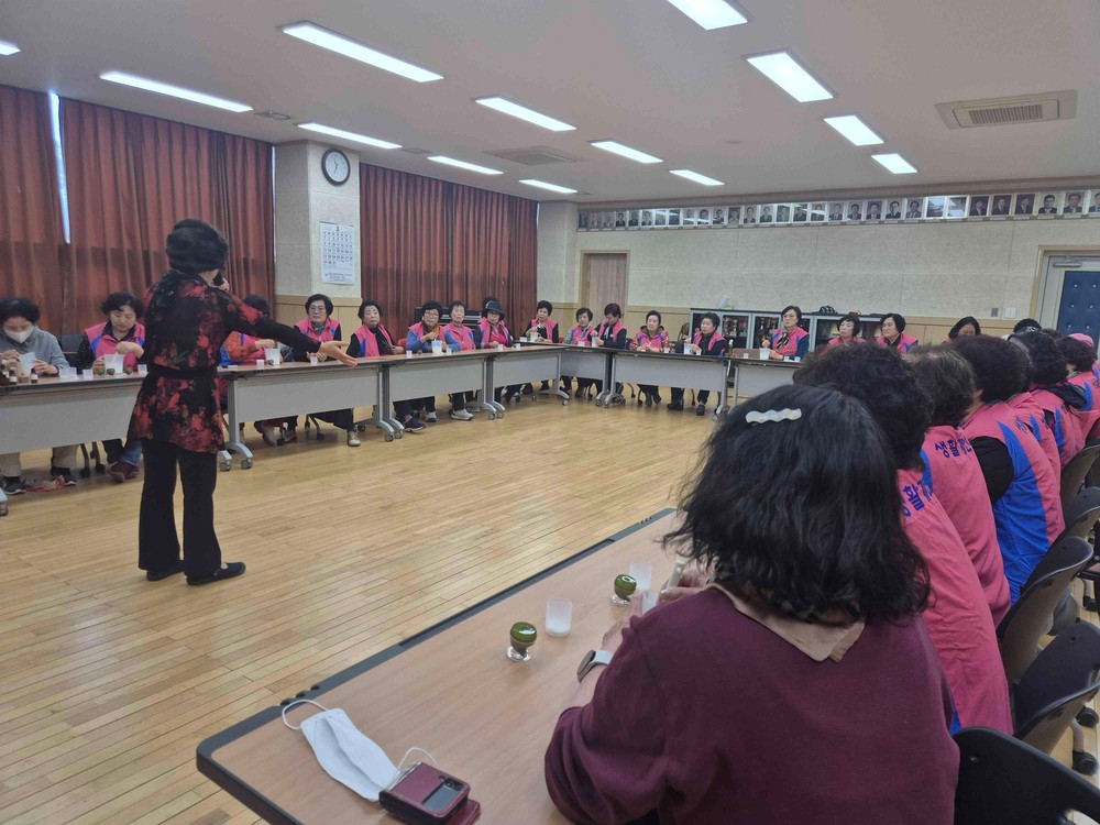 우강면 생활개선회, 환경정화 활동 및 친환경 세제 만들기 교육 실시