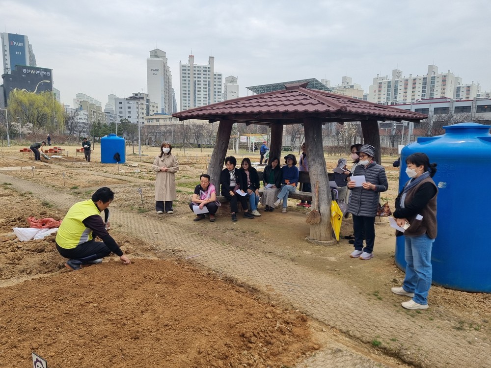연수구, 도심 속 휴식 공간 ‘도시텃밭’ 개장