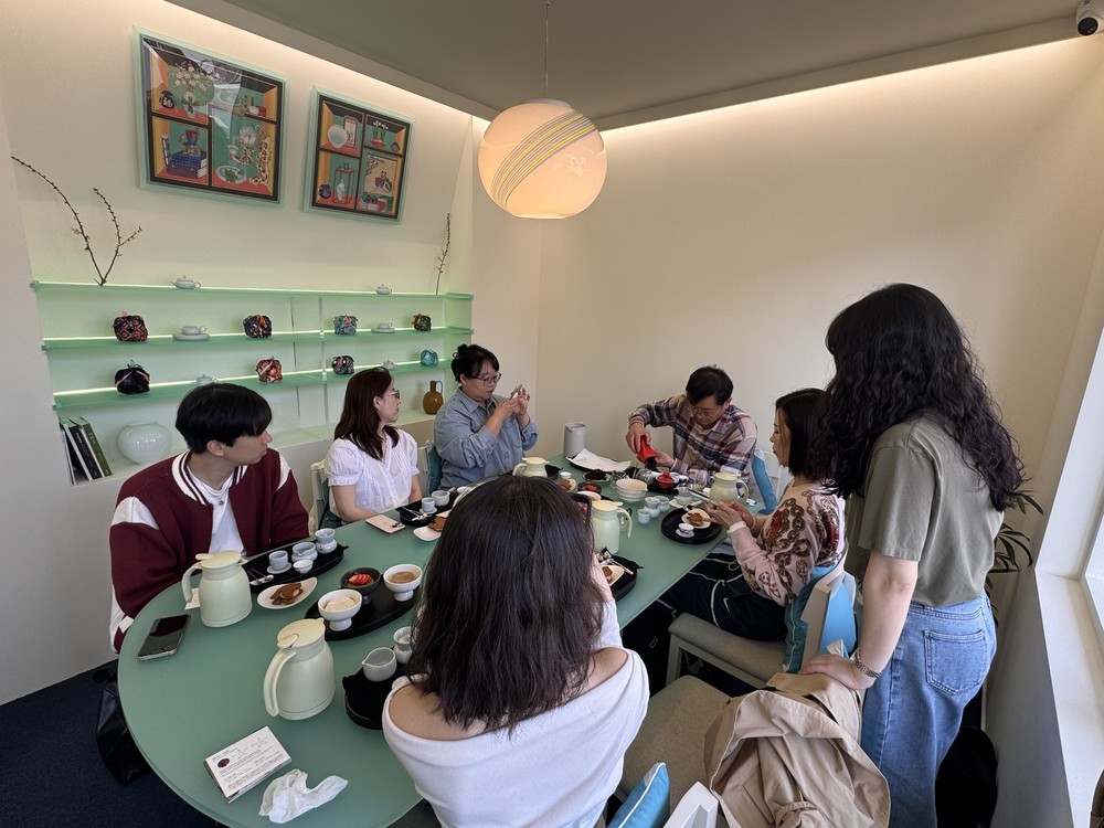 차 한 잔에 빠졌다..별천지하동차문화관 티 클래스 “대흥행”