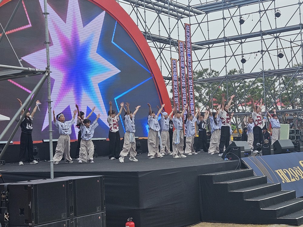 꿈의 무용단 영덕, 제29회 대게 축제 마지막 날 화려하게 장식