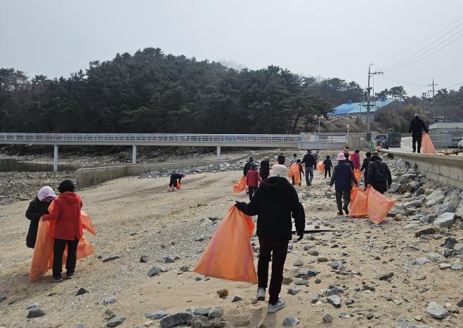 연평면, 새봄맞이 클린업데이 실시