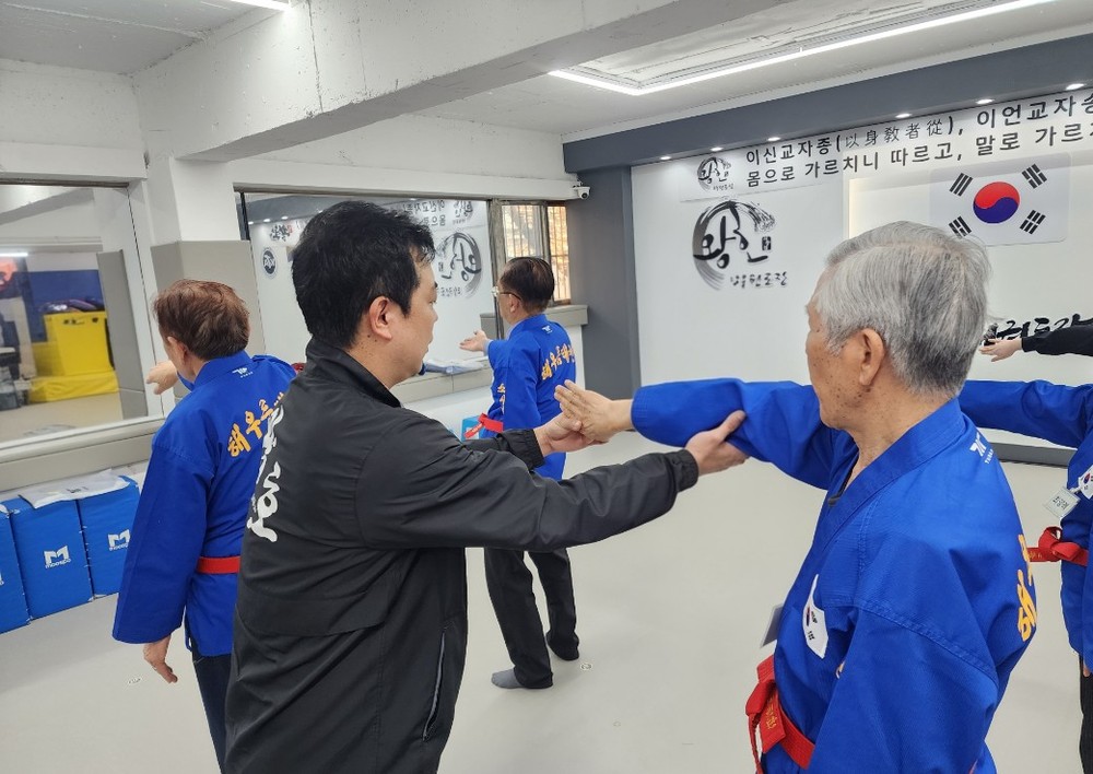부천시, ‘해우름 태권단’으로 치매 어르신 활력 증진
