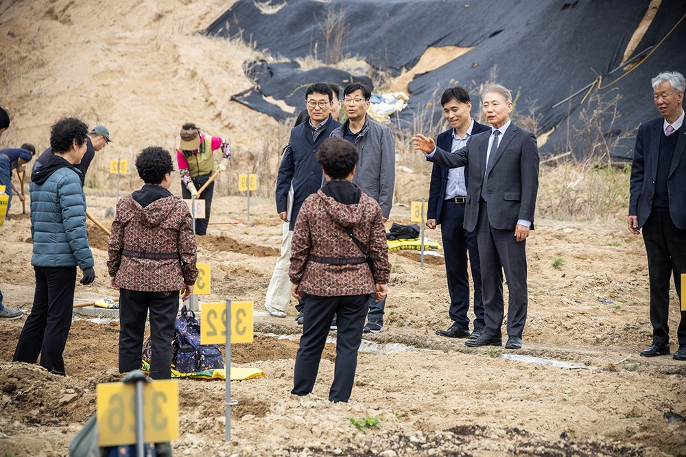 윤환 구청장, ‘계양실버농장’ 개장 현장 방문