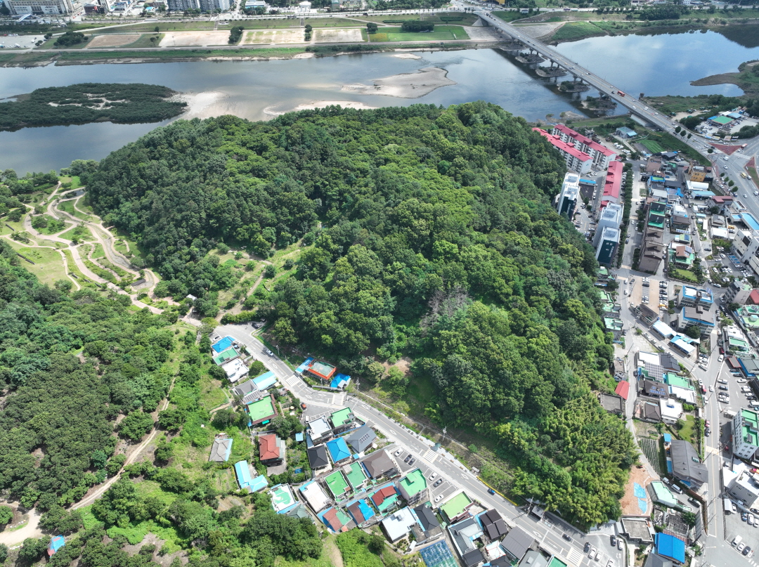 공주시, 공산성 동북 경계 ‘옥녀봉’ 발굴조사 착수