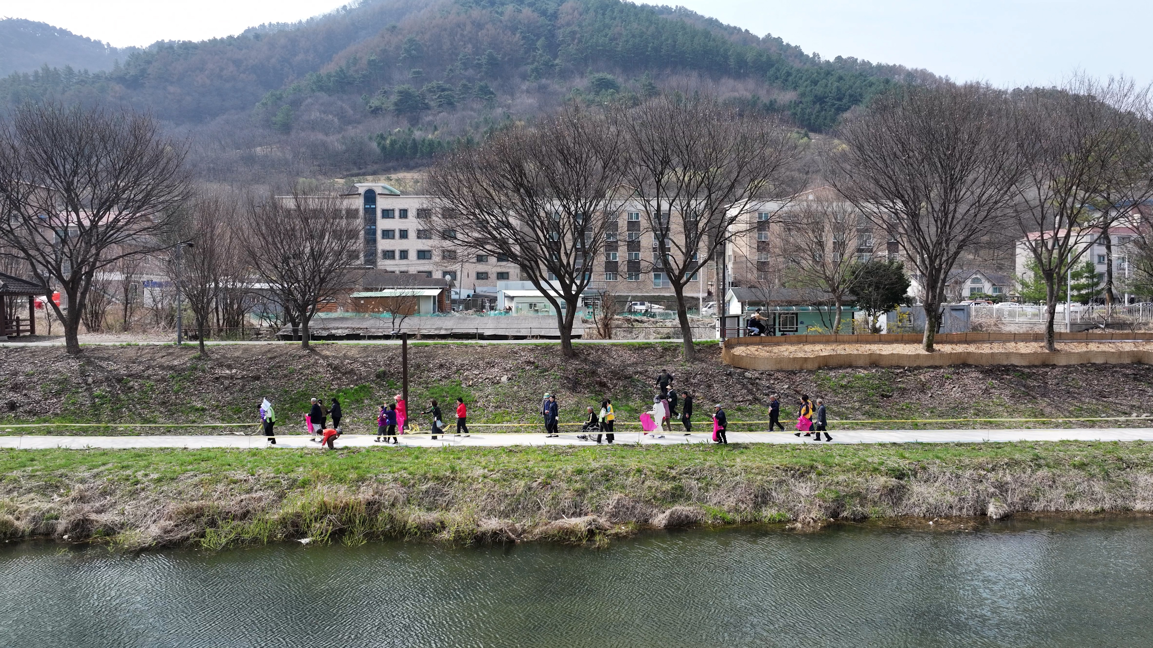 괴산군장애인복지관 ‘청정괴산 자연울림’ 친환경 플로깅 걷기대회 성황리 개최