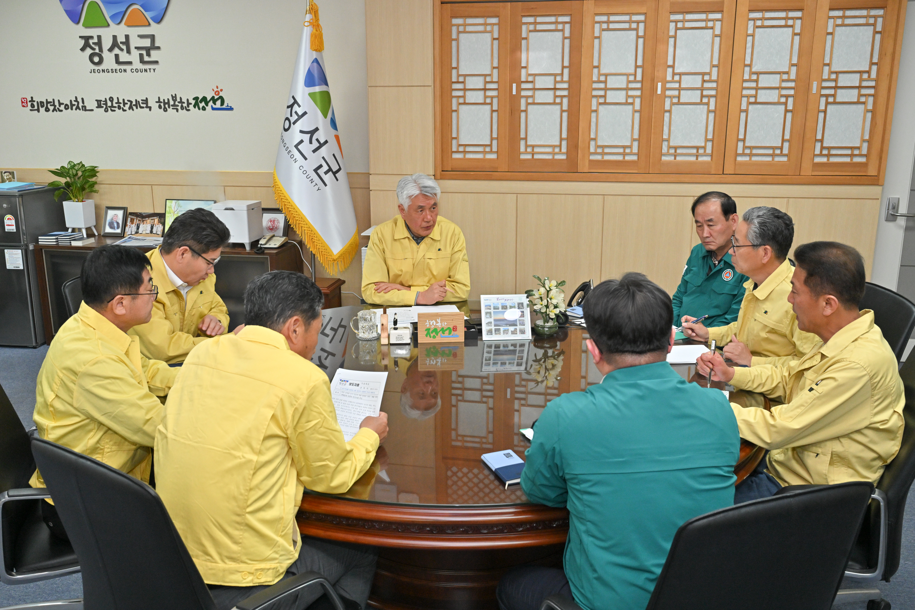 중동 전쟁발 유가 급등에 강원 정선군, 농민· 화물·택시·택배·건설기계 사업자 유류비 추가지원 추진