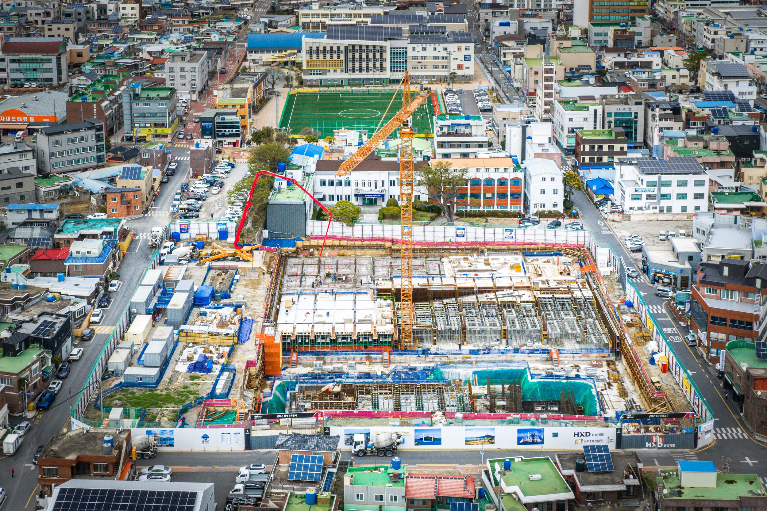남해군 청사신축 순항 중…지역경기 활성화 효과‘톡톡’