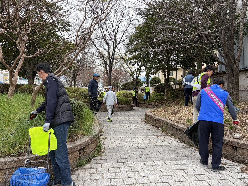 부산 사상구 감전동, 새봄맞이 대청소 감전나들목 쌈지공원 일대 집중 정비