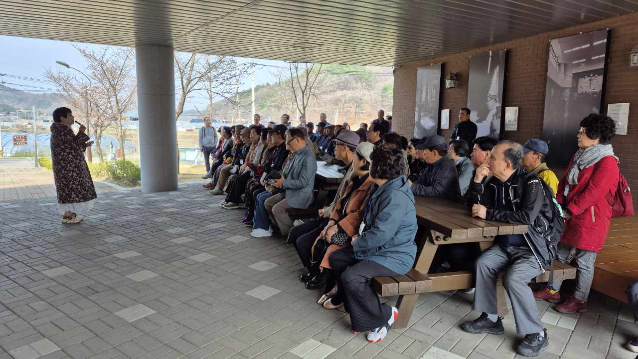 60여년 만에 마주한 고향의 품 군위초 51회 동창생들 ‘설레는 귀향’