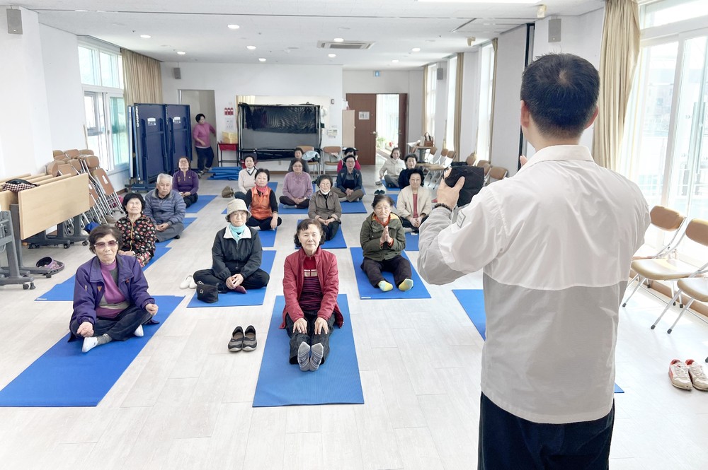 청송군, 어르신 건강 챙기는 ‘찾아가는 한방 기공체조 교실’운영