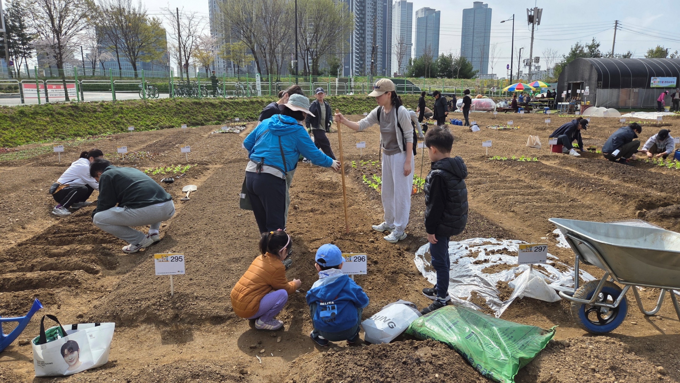 성동구, 무지개텃밭·다산농원 개장 도심 속 텃밭 가꾸기 본격 시작