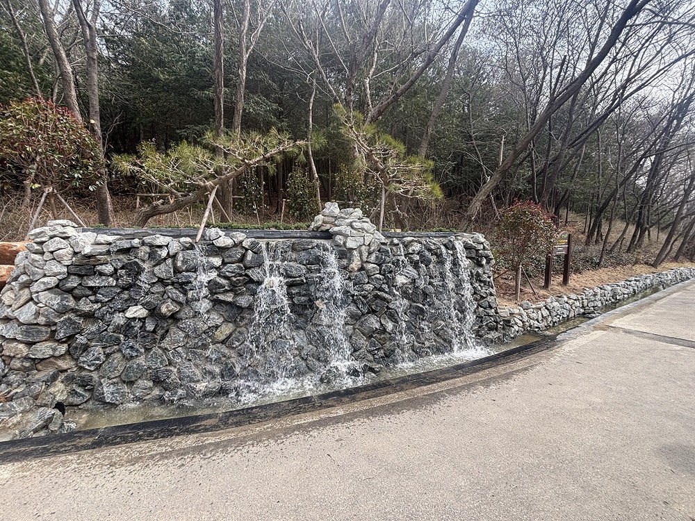 군산시, 월명공원 산책로 경관개선사업 완료