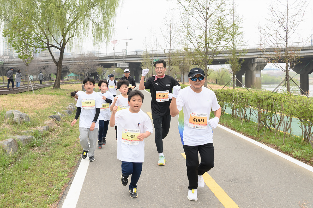 이기재 양천구청장, 양천마라톤서 이봉주 선수와 함께 달리기