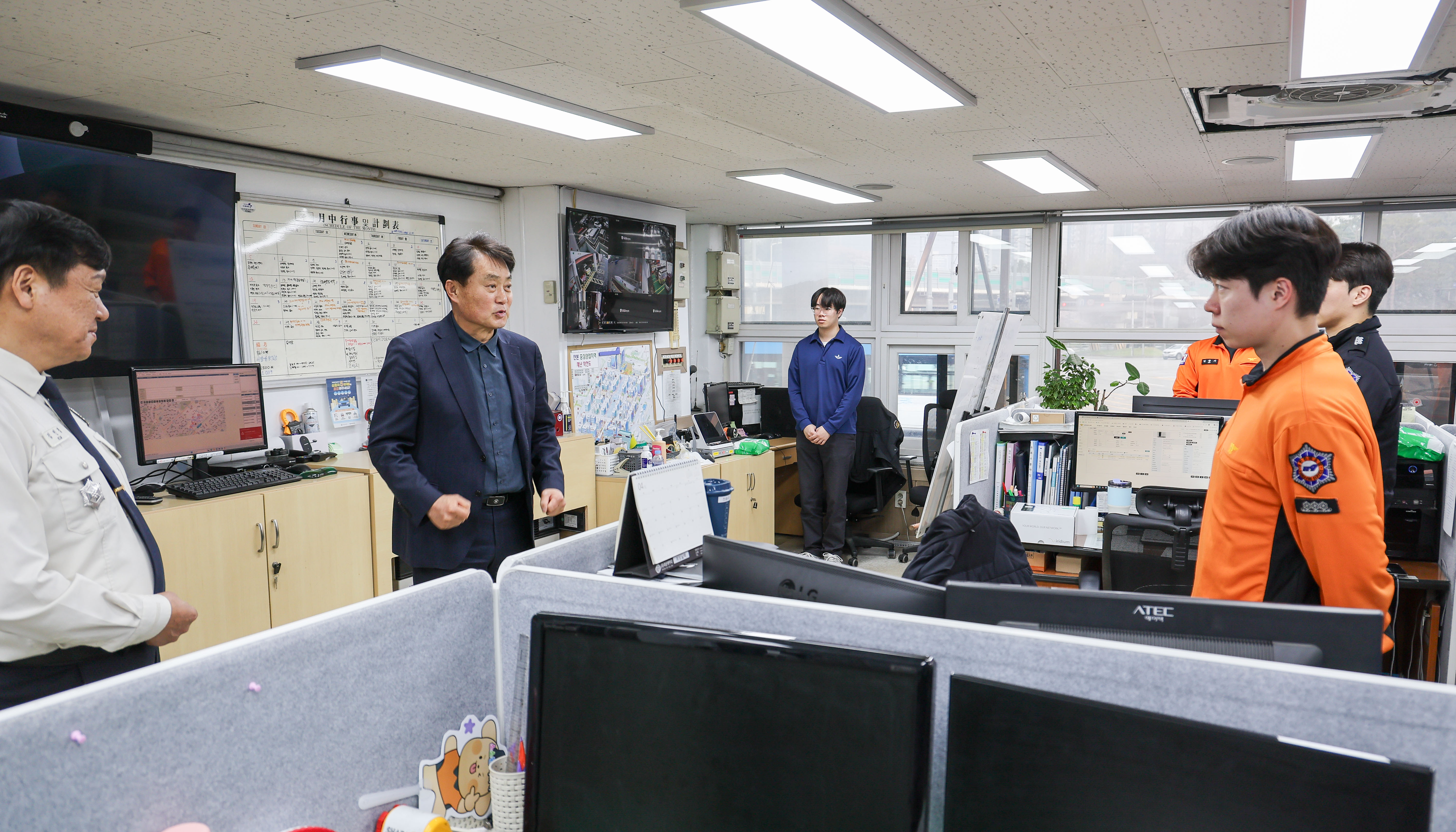 하은호 군포시장, 신속한 구조활동 펼친 소방대원 격려