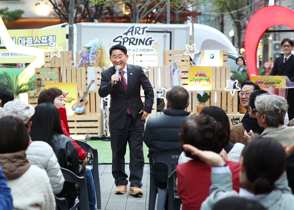로데오거리 ‘지붕 없는 미술관’ 변신… 대전 서구 ‘아트스프링’ 성황