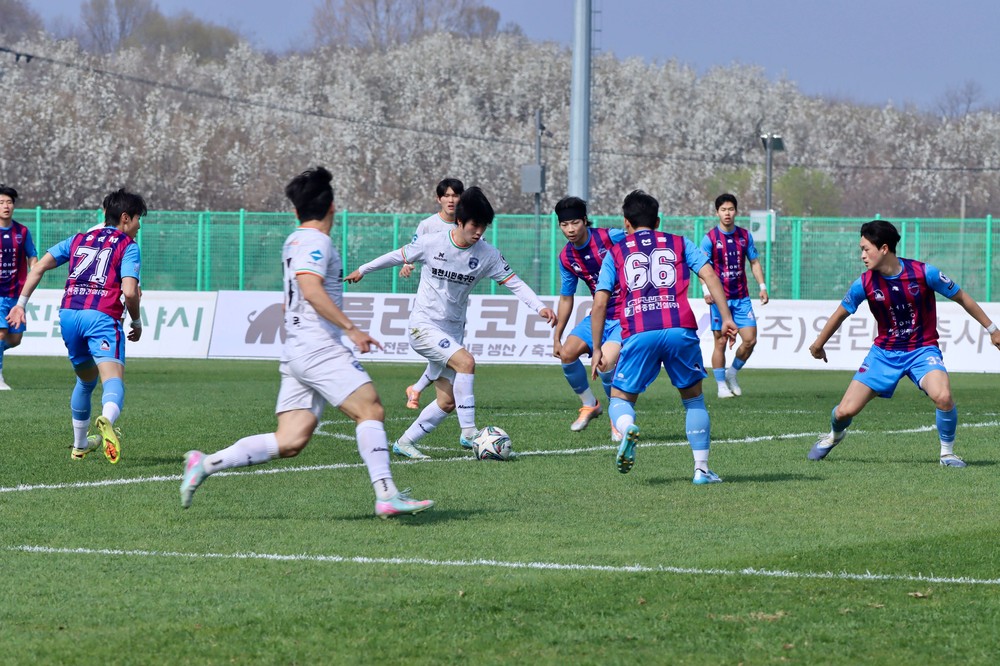 제천시민축구단, 세종SAFC 원정서 0대 0 무승부… 3경기 연속 무실점 달성