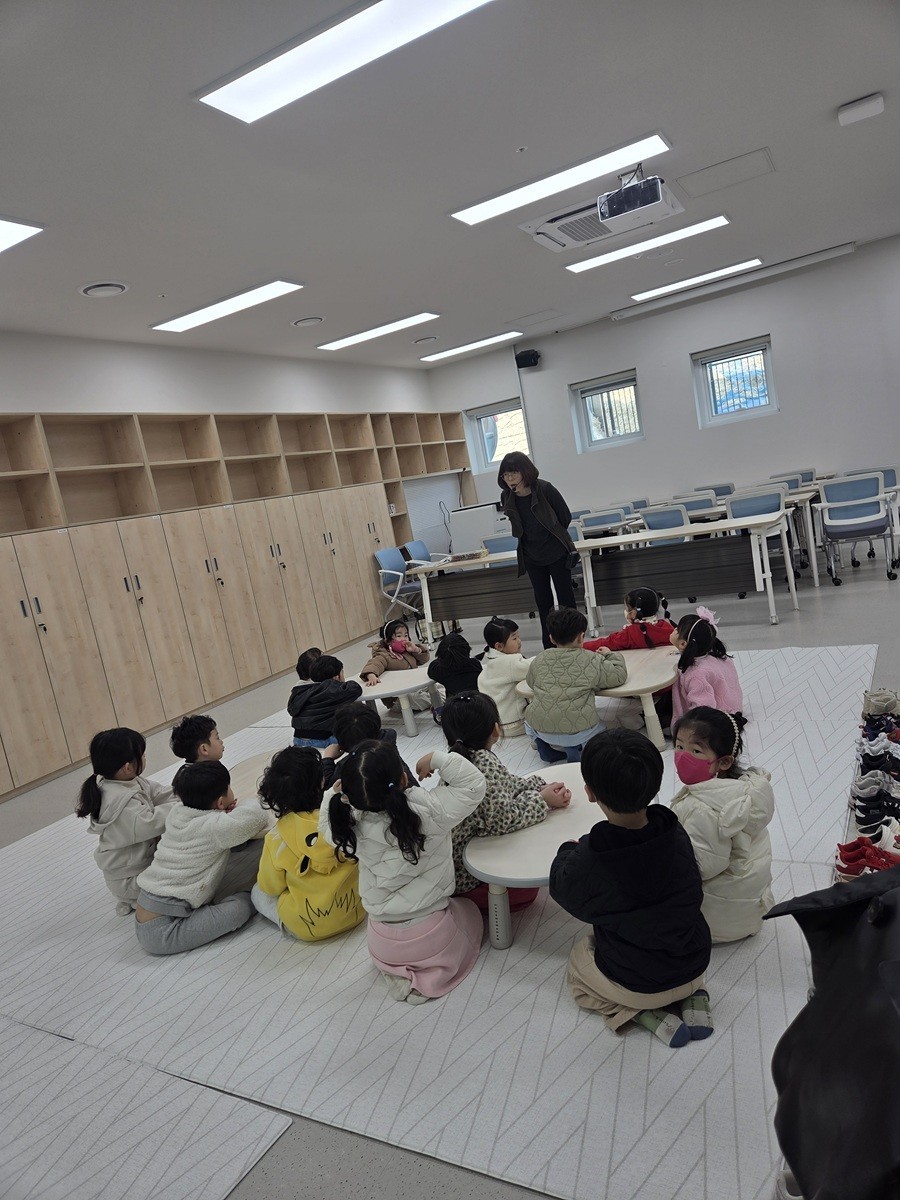옥천군 가양도서관, 어린이자료실 견학 프로그램 운영