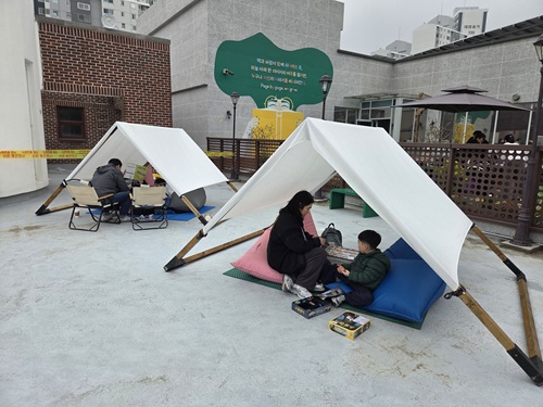 군포시 산본도서관, ‘봄날의 독서피크닉’ 성황리 개최