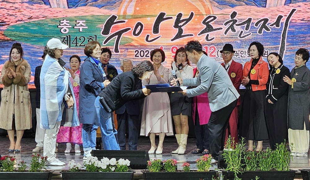 수원시 영통구 광교2동, 주민자치센터 노래교실 ‘전국 노래교실 가인대회’서 본선 진출·인기상 수상