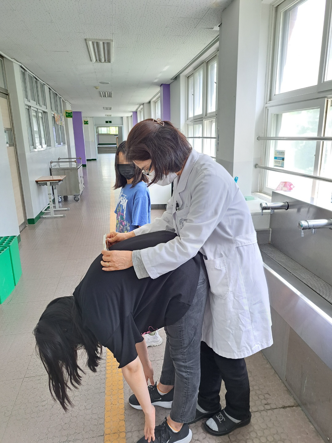 강북구, 청소년 척추 건강 지킨다…척추측만증·거북목 검진 실시