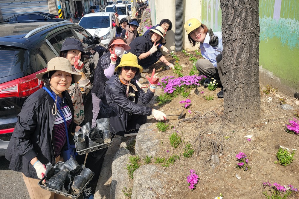 수원시 영통구 매탄2동, 도심 속 힐링 공간 손바닥 정원 조성 활동 전개