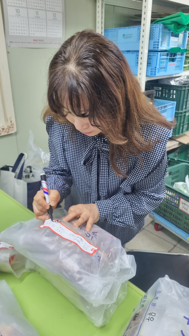 김해시, 어린이집 식재료 안전성 확보 최다 구매업체 수거 검사 실시