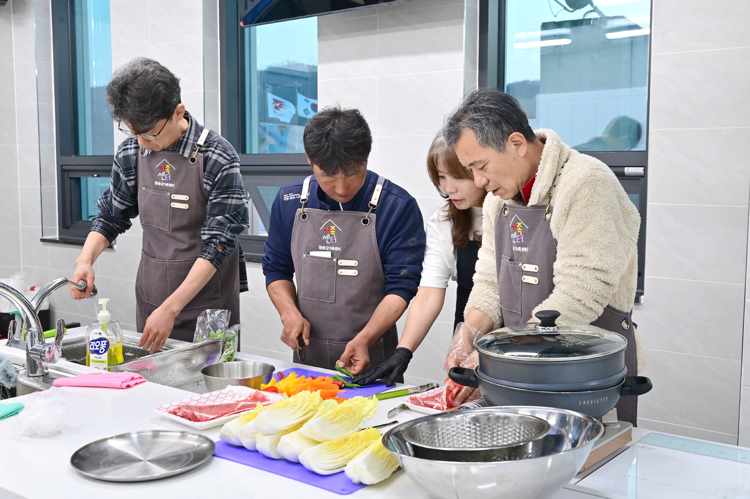 청송군가족센터, 중년 남성 대상 '봄나물 요리교실' 운영 조기 마감 등 큰 호응