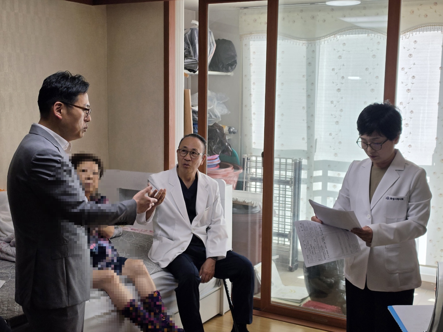 의사도, 약사도 함께... 화성특례시가 어르신 댁으로 직접 찾아갑니다