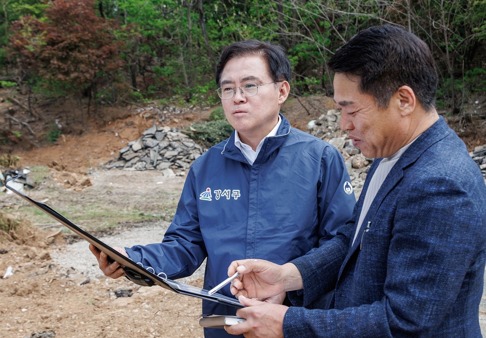 진교훈 강서구청장, 물놀이터 조성 현장 점검 및 대상지 답사