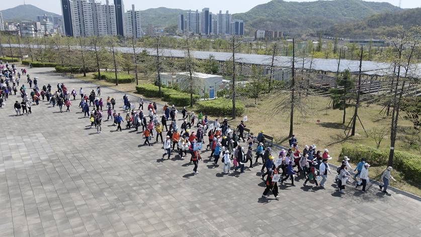 인천 서구, ‘2026 한마음 치매극복 걷기행사’ 성료 한걸음은 치매예방! 두걸음은 건강서구!