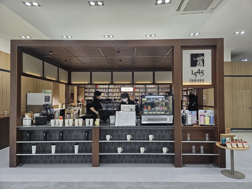 충무공 이순신, 커피로 만난다… 중구, '1545 COFFEE' 중구청점 오픈