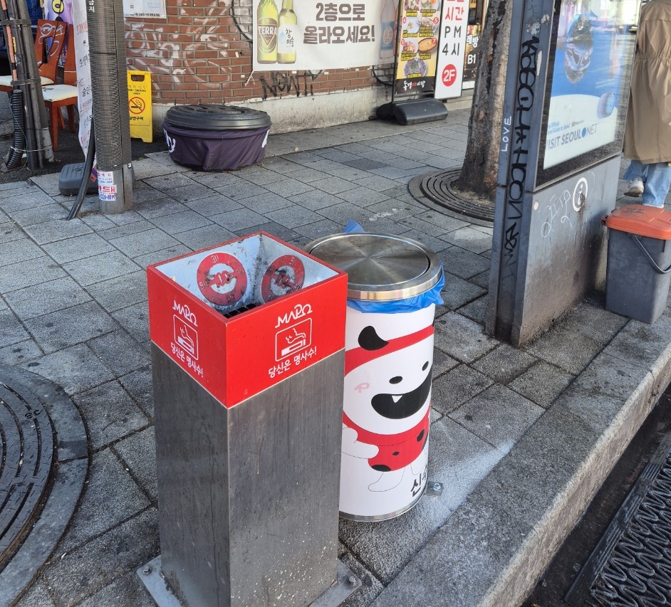 관광객 몰리는 레드로드, 쓰레기는 ‘마포 365일 청결관리’로 잡는다