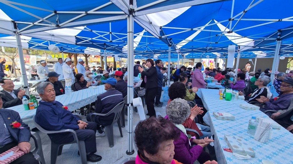 공주시 탄천면, 제54회 어버이날 기념 경로잔치 개최