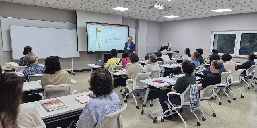 아산시 중앙·탕정온샘도서관, 문체부 인문학 사업 연속 지원 기관 선정