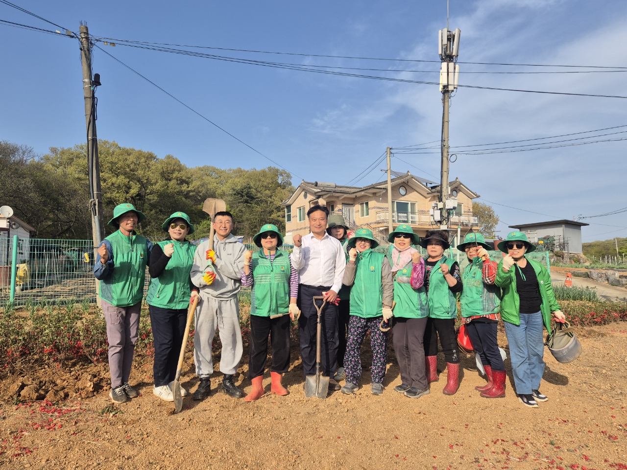 선원면 새마을부녀회, 연리 쓰레기 취약지 꽃길로 탈바꿈